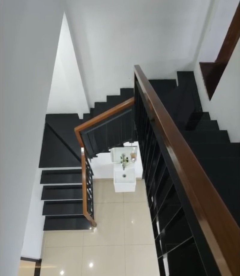 # Kiệt 5m Đặng Thùy Trâm, gần Nguyễn Hữu Thọ 80m2, 2 tầng, 3PN, sân xe, sạch đẹp, 4.x tỷ - Ảnh 1