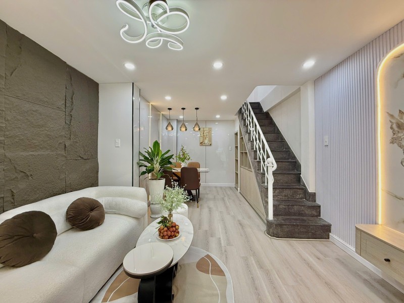 ♪ Sát Mặt Tiền Đỗ Quang, bãi đậu Ô tô gần, 35m2, 3 tầng đúc, sân rộng, 3.25 tỷ - Ảnh 2