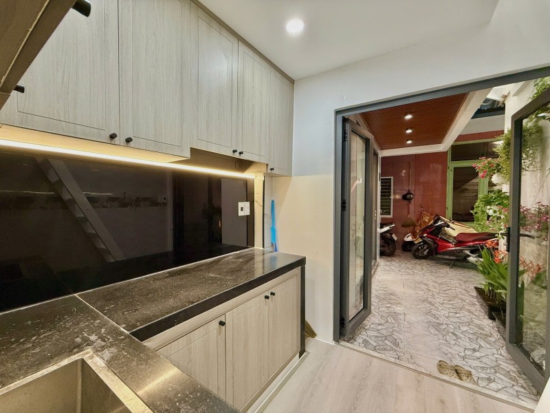 ♪ Sát Mặt Tiền Đỗ Quang, bãi đậu Ô tô gần, 35m2, 3 tầng đúc, sân rộng, 3.25 tỷ - Ảnh 4