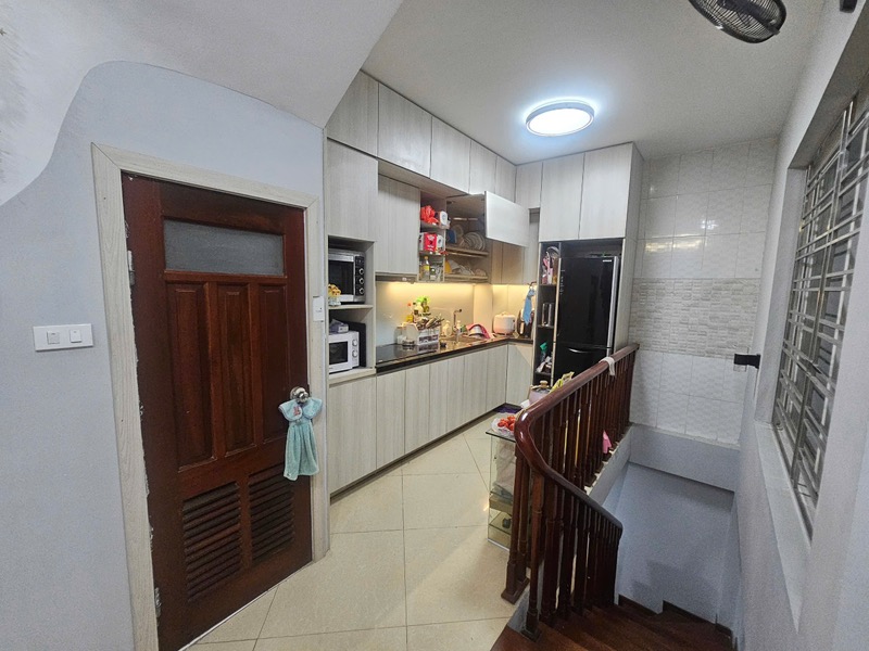 Bán nhà Hoàng Hoa Thám, Ba Đình, lô góc, ngõ thông 3 gác, 30m2, 5 tầng, chỉ 9.4 tỷ - Ảnh 1