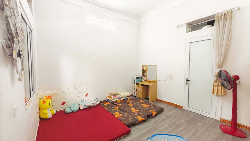 Cần bán 53,4m2 nhà 3 tầng cách 50m ra phố Nguyễn Văn Cừ. Nằm giữa trường Ngọc Lâm và Gia Thụy - Ảnh 1