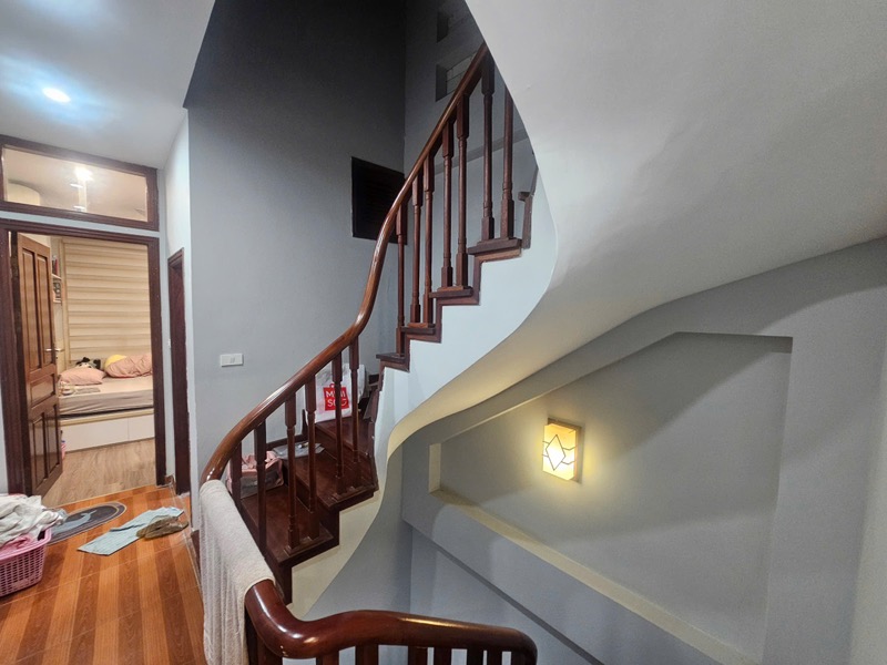 Bán nhà Hoàng Hoa Thám, Ba Đình, lô góc, ngõ thông 3 gác, 30m2, 5 tầng, chỉ 9.4 tỷ - Ảnh 3