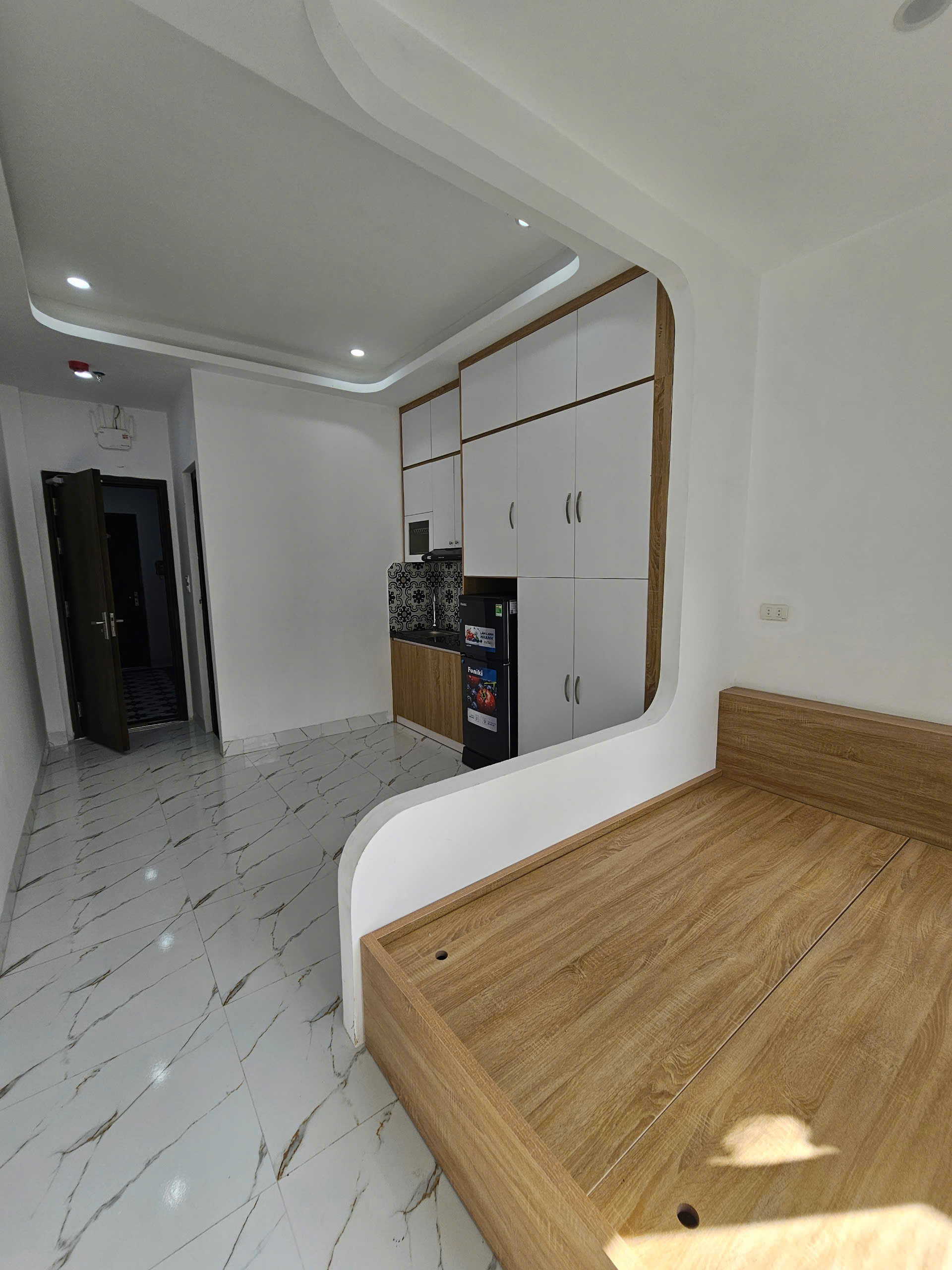HIẾM. CCMN 5 tầng Mạc Thị Bưởi, Hai Bà Trưng, Thang máy, 8 phòng Studio, dòng tiền 600 Triệu/Năm. - Ảnh 2