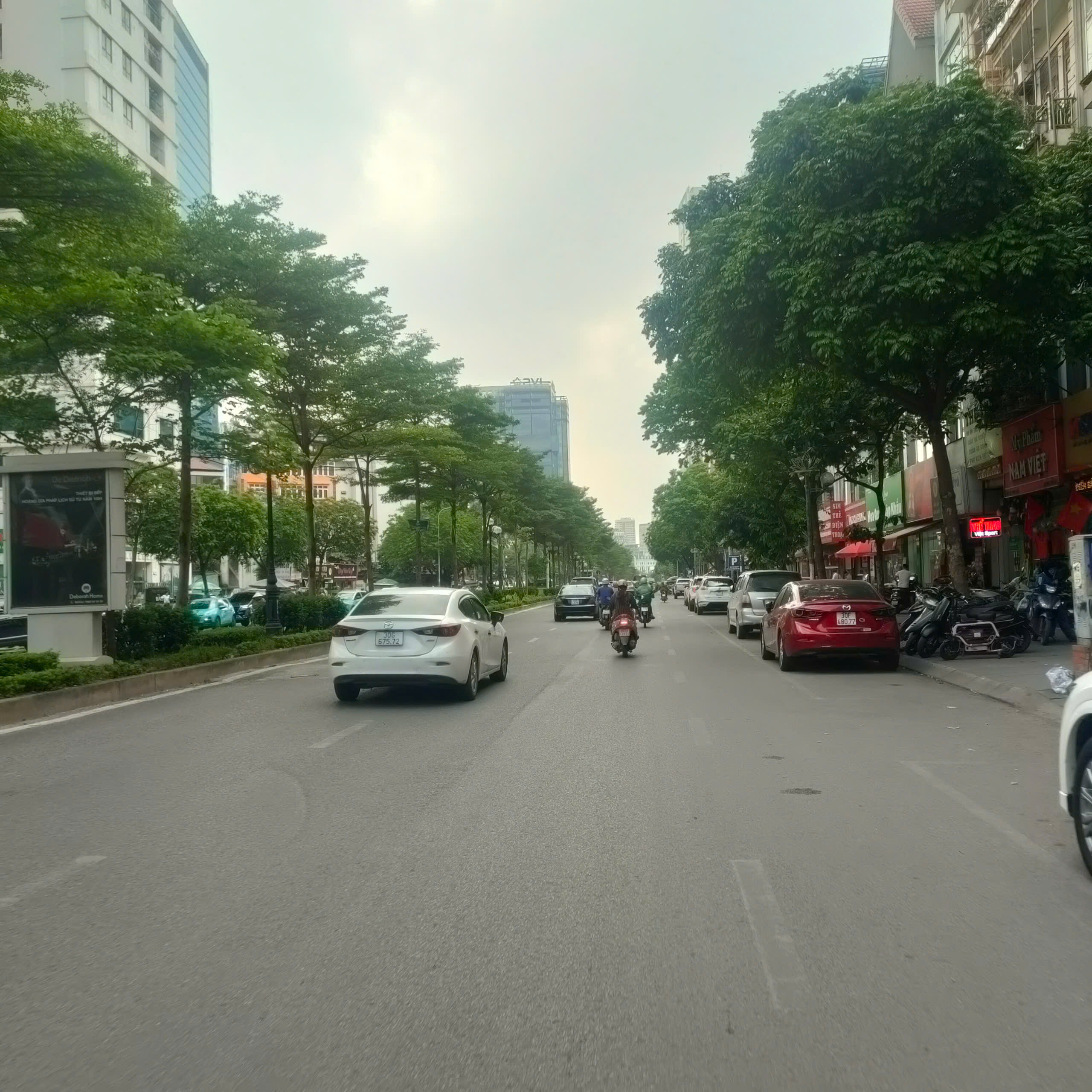 BÁN NHÀ TRUNG KÍNH CẦU GIẤY, PHÂN LÔ, ÔTÔ TRÁNH, SÁT PHỐ, CÓ THOÁNG SAU, 61M² GIÁ 15 TỶ - Ảnh 3