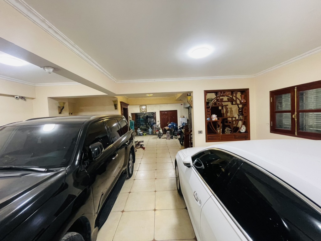 Bán nhà phân lô Hoàng Quốc Việt, khu VIP, ô tô tránh, 60m MT 4.5m chỉ nhỉnh 19 tỷ - Ảnh 2