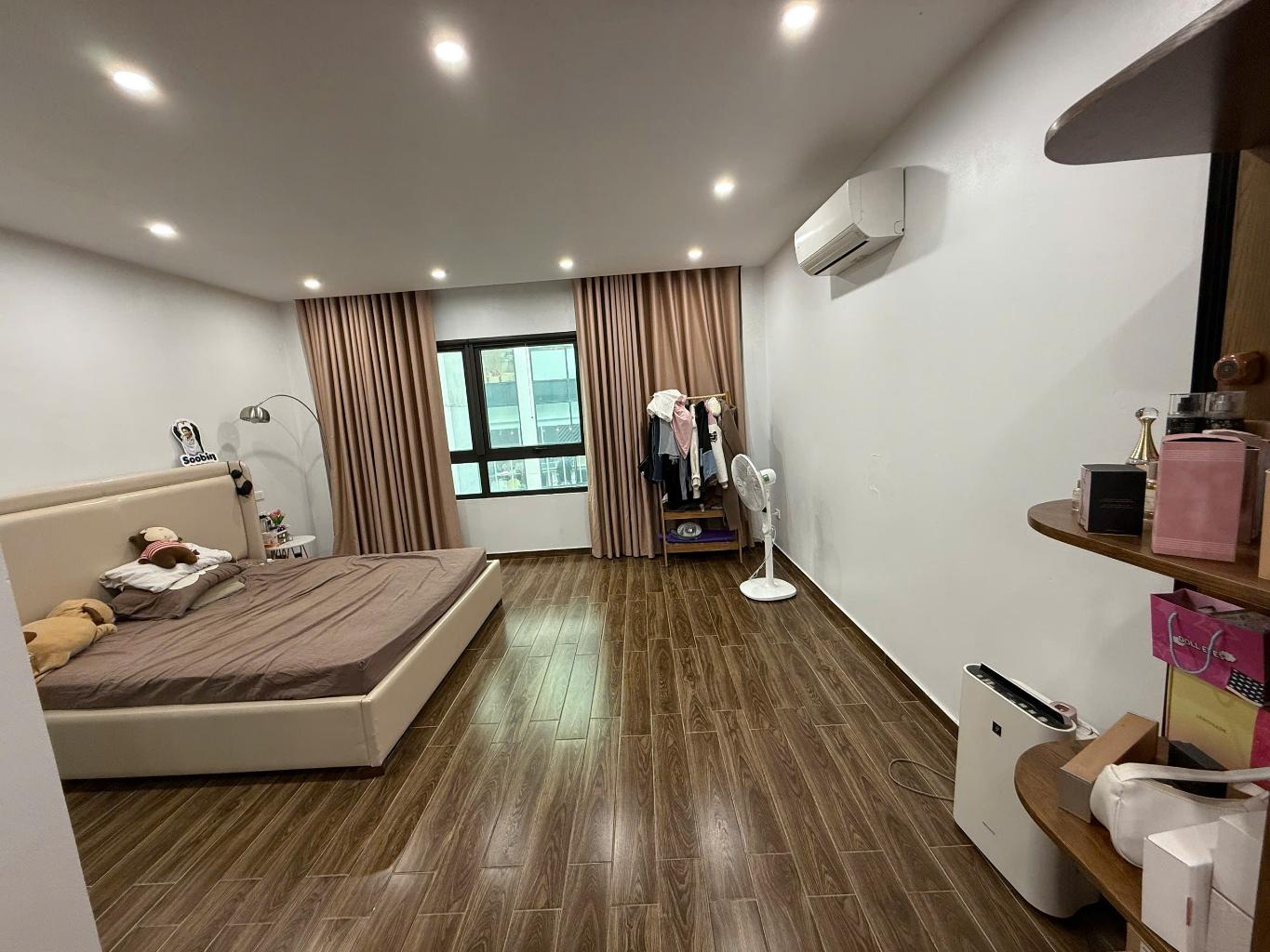 Bán nhà phân lô Hoàng Quốc Việt, khu VIP, ô tô tránh, 60m MT 4.5m chỉ nhỉnh 19 tỷ - Ảnh 1