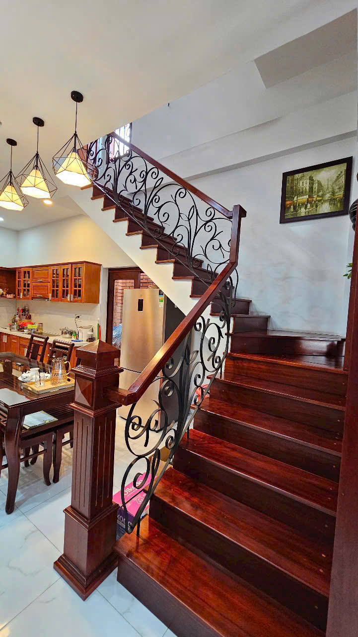 Nhà 3 tầng đường Hồ Xuân Hương - Nha Trang<br> Diện tích 101m2 ngang 5,4m Giá 7,3 tỷ thương - Ảnh 1