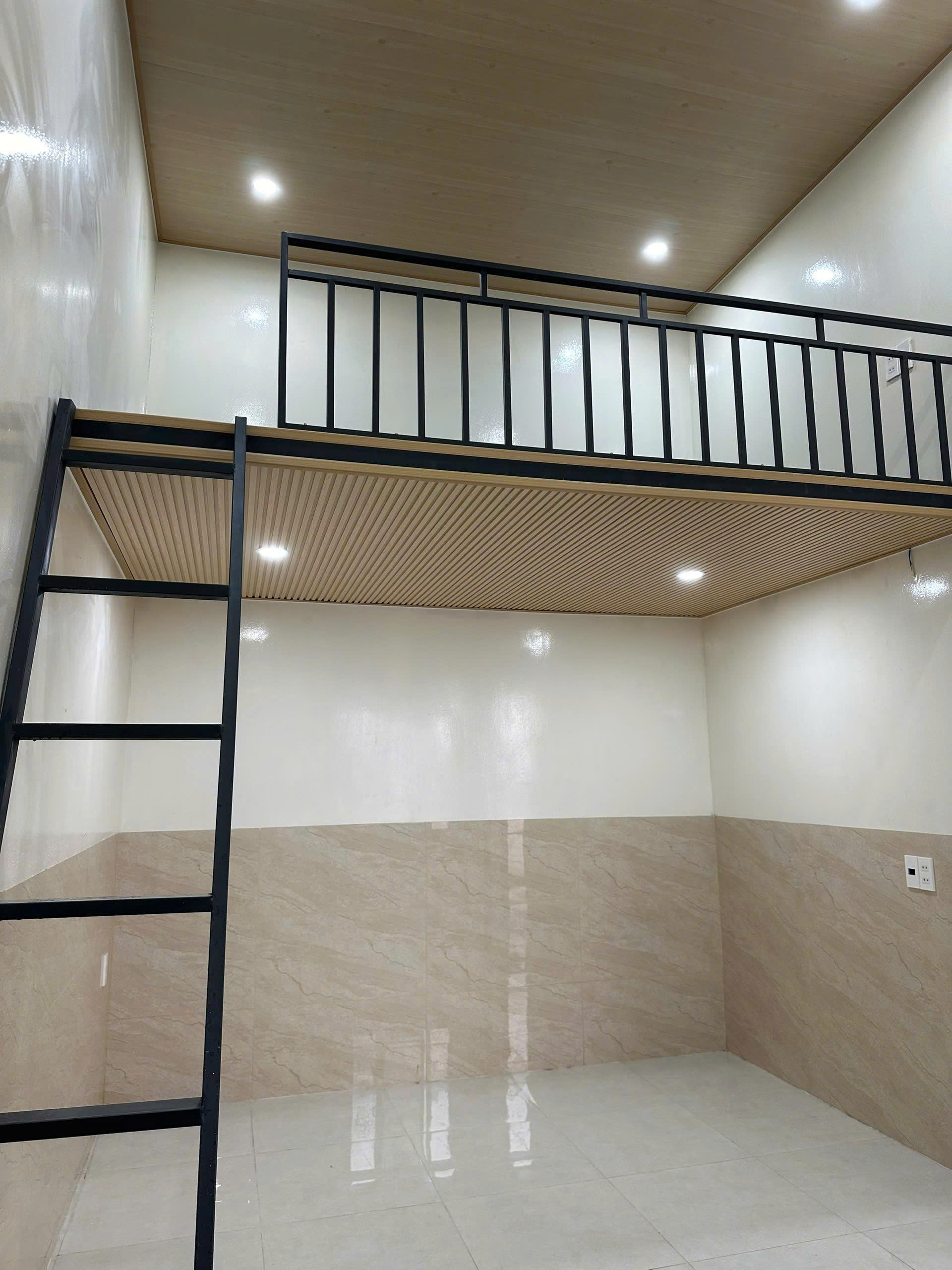 Cần nhượng phòng trọ gác đúc, gần các trường đại học, không chung chủ - Ảnh chính