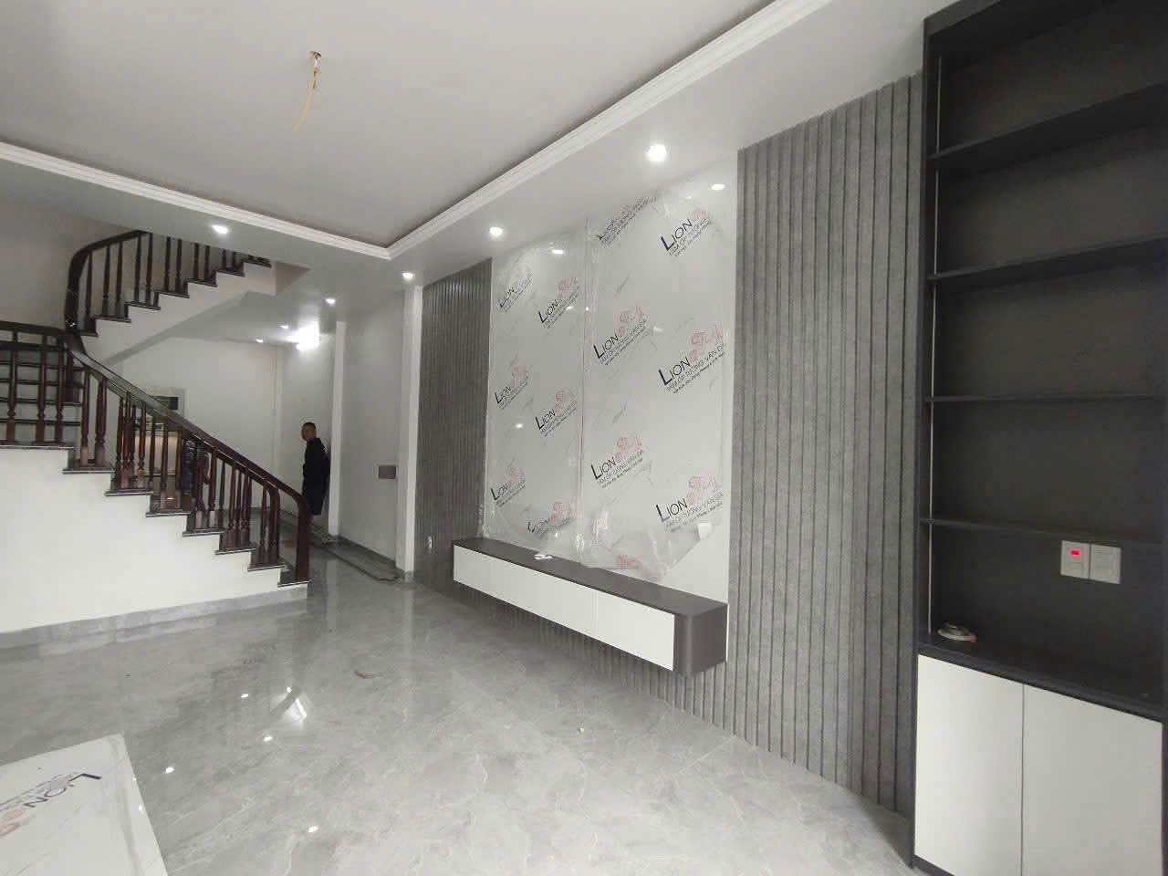 Bán nhanh căn nhà 3.5 tầng xây mới hiện đại mặt đường Đỗ Huy Rừa - Song Hào thành phố Nam Định - Ảnh 2