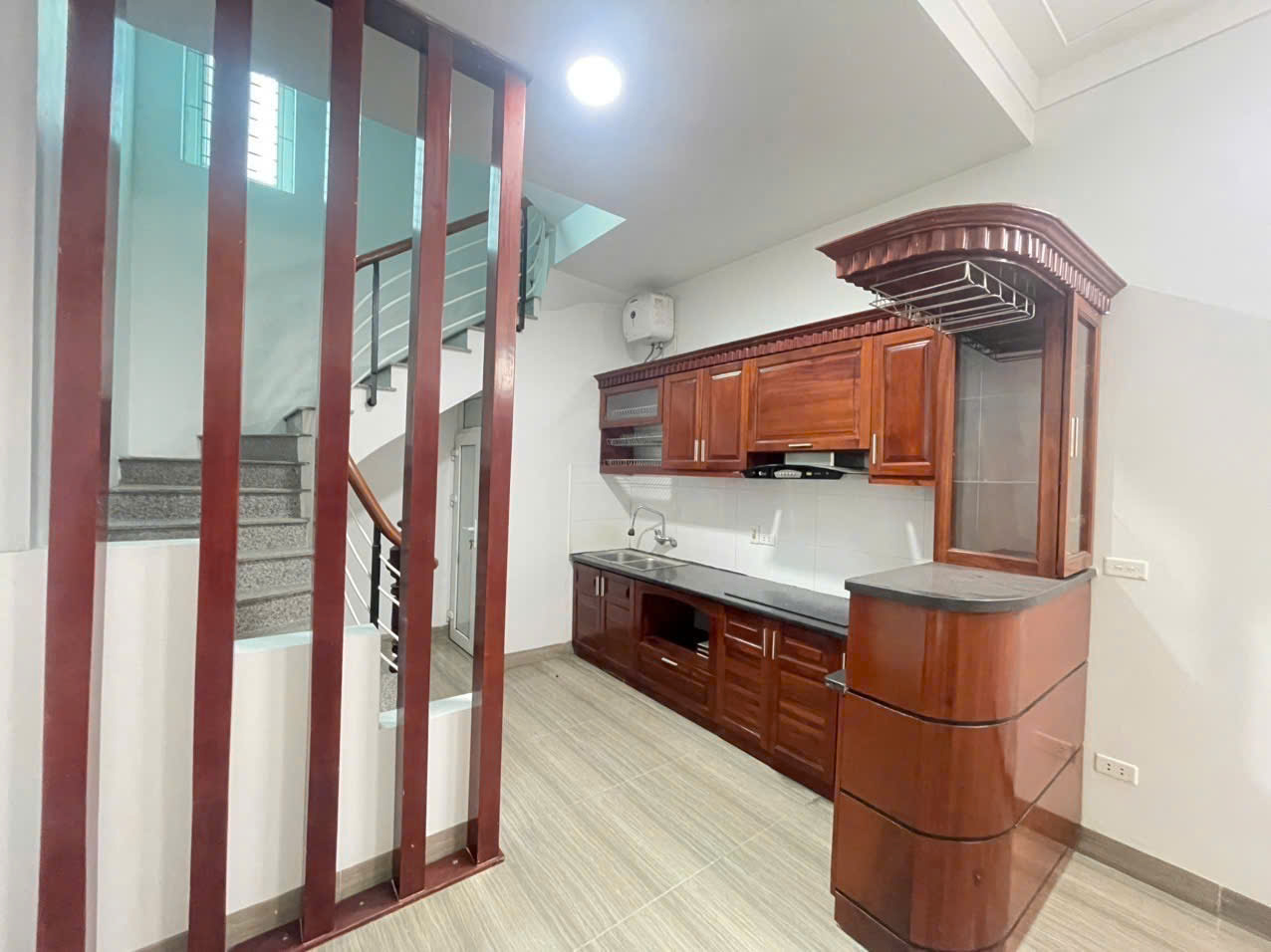 Bán nhà 5 tầng cực đẹp 36m tại ngõ 359 Minh Khai. HBT - Ảnh 1