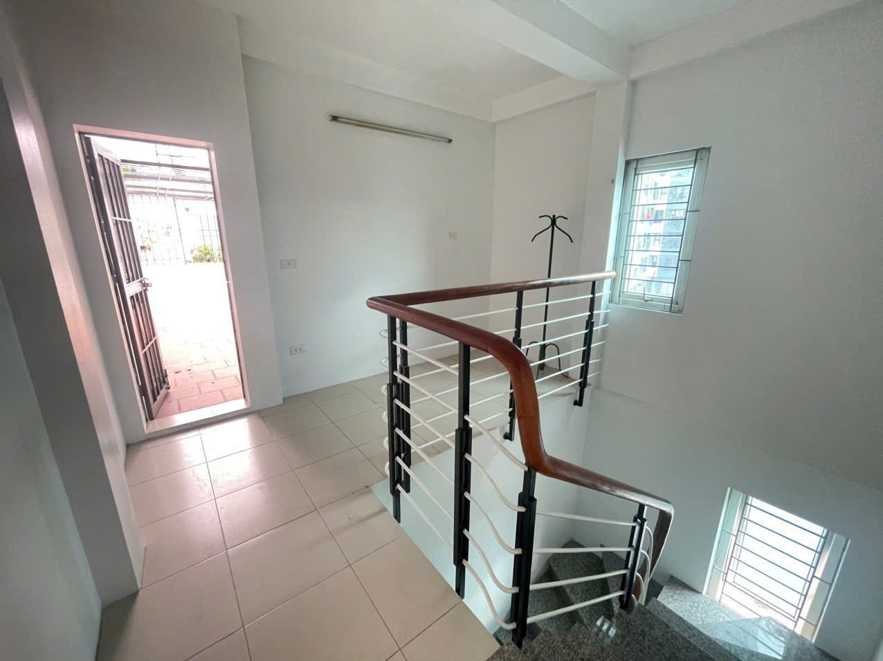 Bán nhà 5 tầng cực đẹp 36m tại ngõ 359 Minh Khai. HBT - Ảnh 3