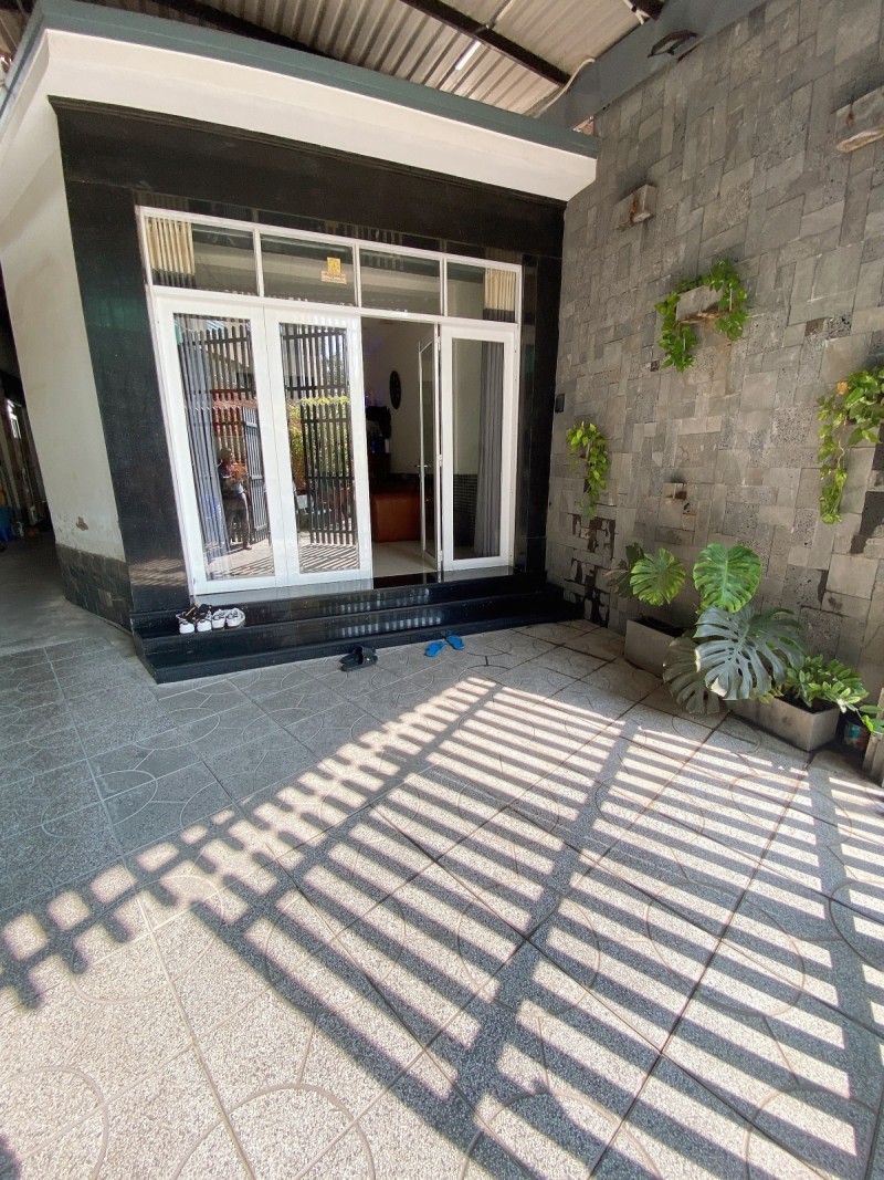 Bán nhà mặt phố Linh Đông, Thủ Đức, 95m², 2 tầng, sổ hồng. Giá 5,6 tỷ - Ảnh 4