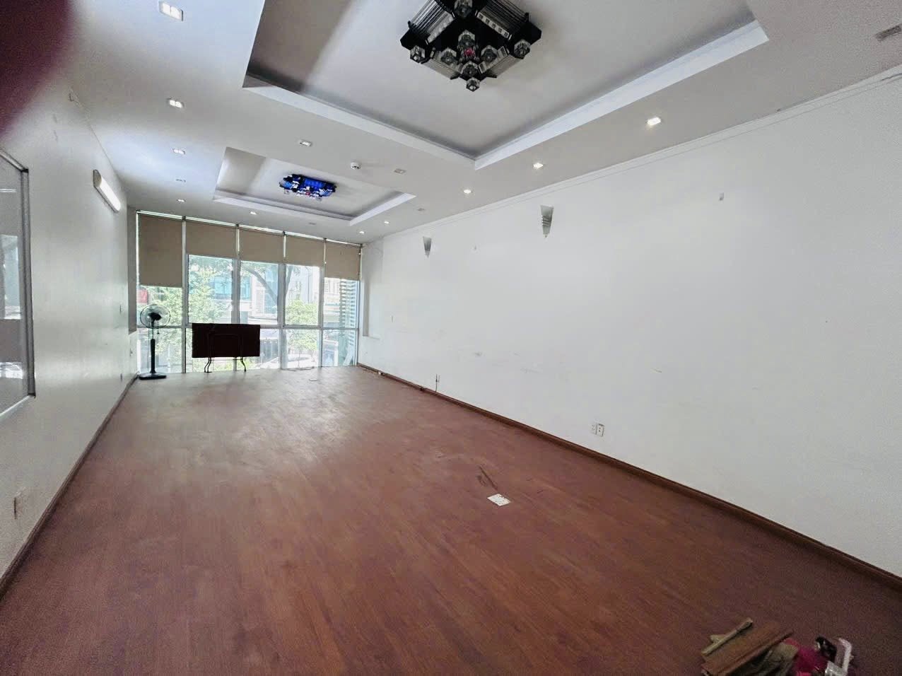 SIÊU VIP, CỰC HIẾM - Bán nhà MP Lạc Long Quân 120m, 8 TầngThang máy, MT 5m 78.9 Tỷ - Ảnh 2