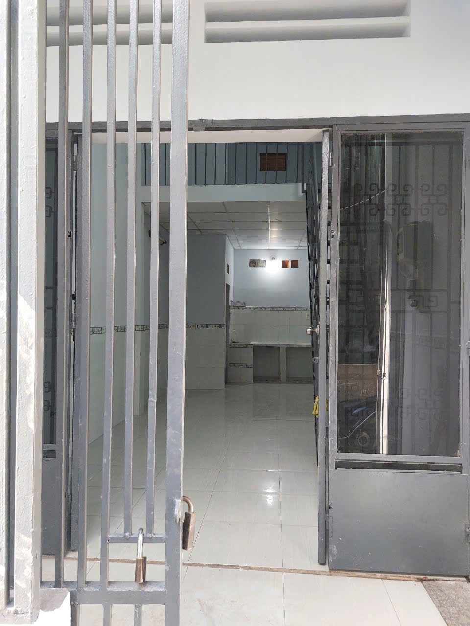 CHO THUÊ NHÀ NGUYÊN CĂN 1 TRỆT 1 LỬNG, 32M2, 1PN GIÁ TỐT – Đ.QUANG TRUNG, P.14 - Ảnh 2