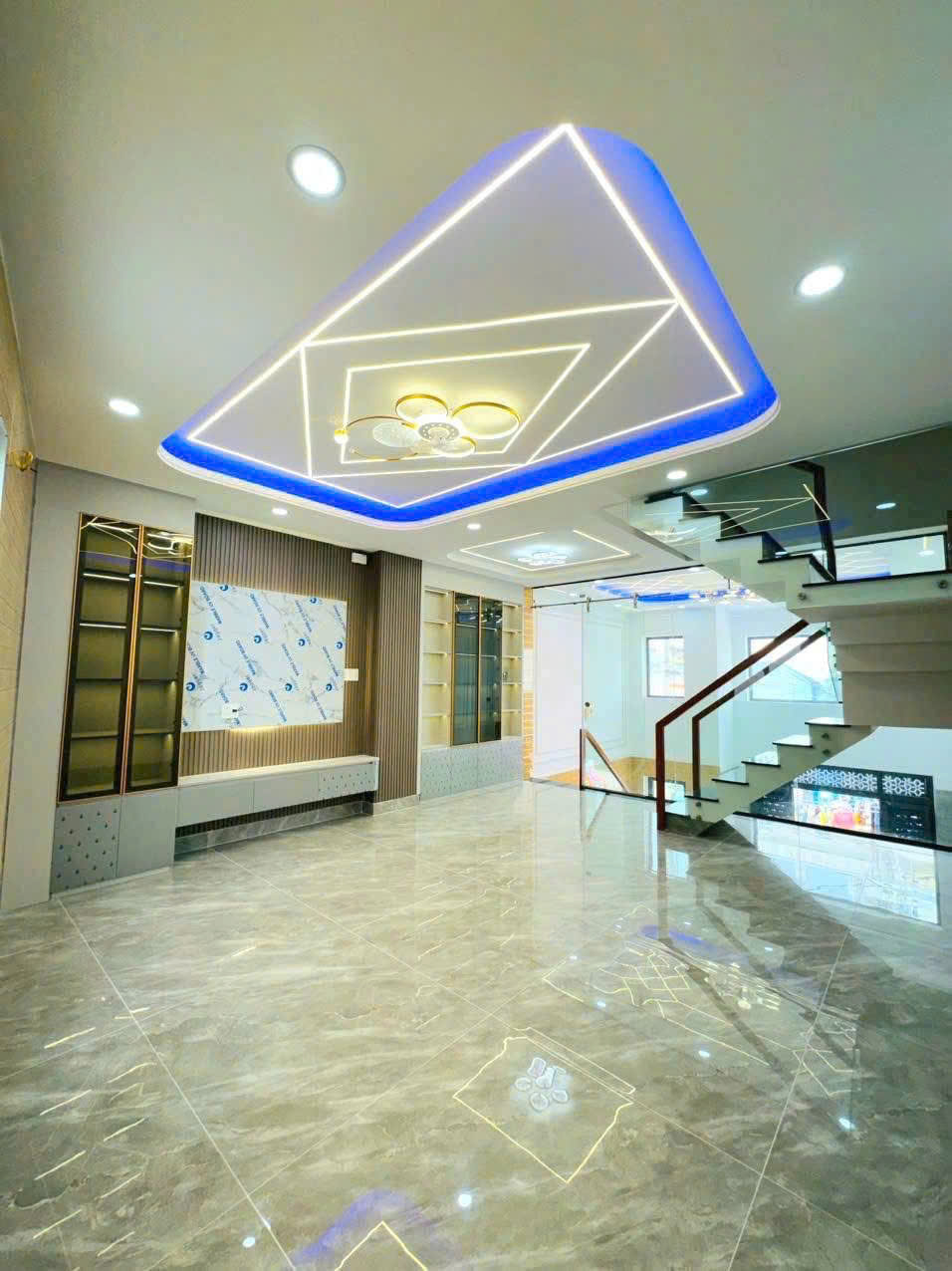 🔥🔥 SIÊU PHẨM KHU TÊN LỬA - NHÀ MỚI XÂY 5 TẦNG HIỆN ĐẠI - HOÀN CÔNG ĐỦ - 5×12 - 60M² - HẺM XE HƠI - Ảnh 3