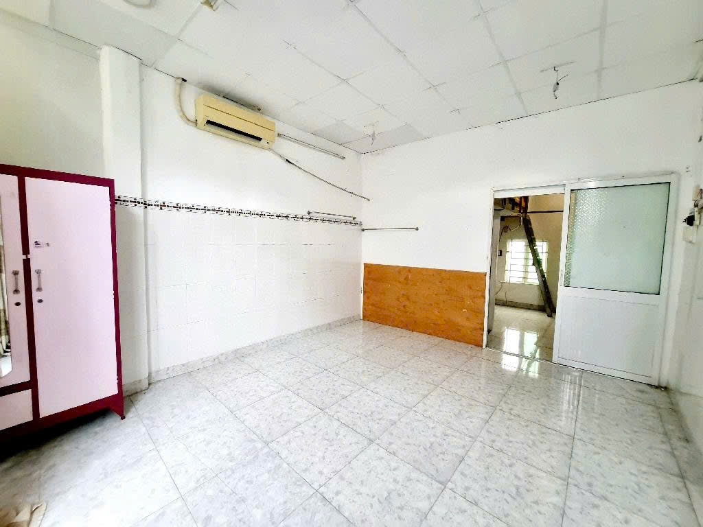 BÁN NHÀ 3TỶ HẺM XE HƠI ĐỐI ĐIỆN  SIÊU THỊ EMART GÒ VẤP - Ảnh 2