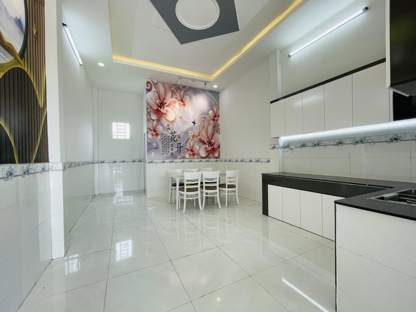 HIẾM! CHỈ 900 TRIỆU SỞ HỮU NHÀ LẦU ĐẸP BỜ KINH T14, BÌNH CHÁNH, 60M2, SHR - Ảnh 2