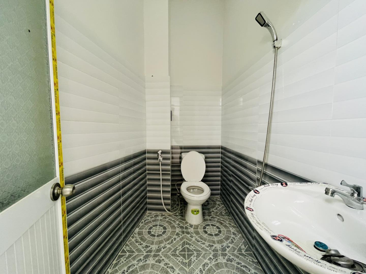 HIẾM! CHỈ 900 TRIỆU SỞ HỮU NHÀ LẦU ĐẸP BỜ KINH T14, BÌNH CHÁNH, 60M2, SHR - Ảnh 3