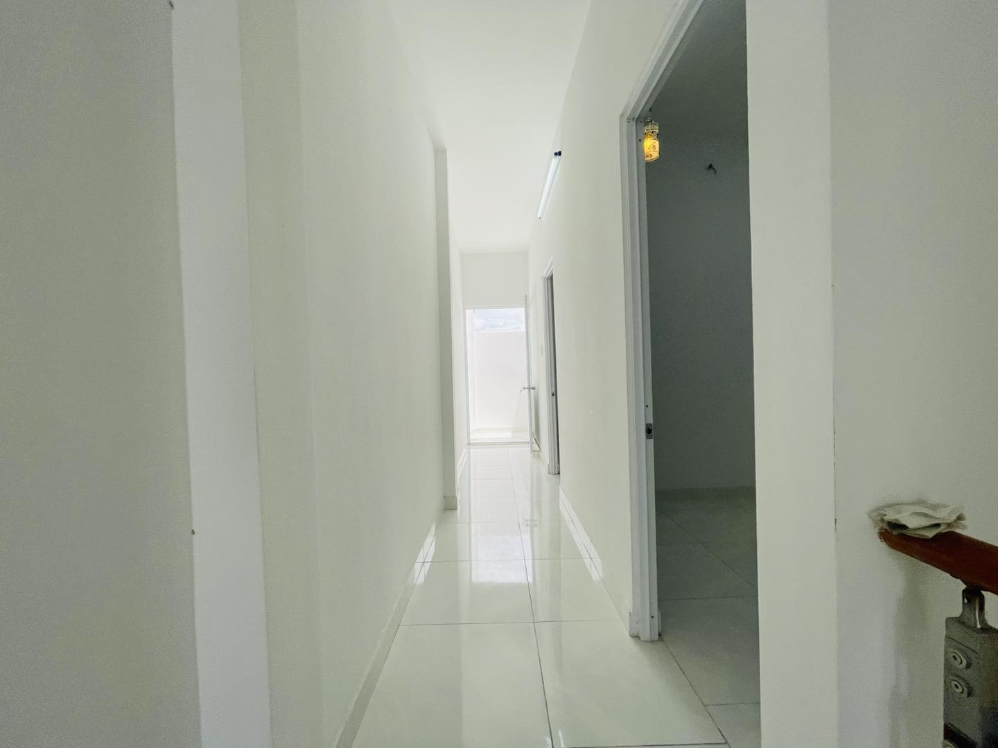 HIẾM! CHỈ 900 TRIỆU SỞ HỮU NHÀ LẦU ĐẸP BỜ KINH T14, BÌNH CHÁNH, 60M2, SHR - Ảnh 4