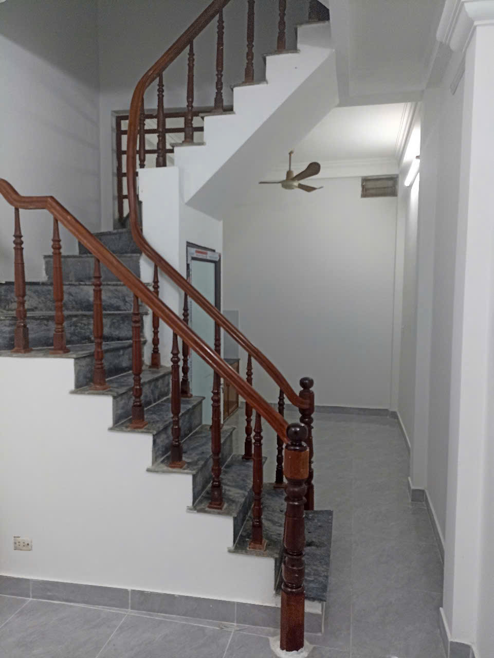 NHÀ MỚI NGUYÊN CĂN 30m2 - 4 TẦNG CHO THUÊ NGAY QUẬN ĐỐNG ĐA - Ảnh 1