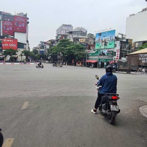 Gấp bán nhà- phố la thanh- Đống Đa 160m² - Phân khúc siêu hiếm - Sát Quận ủy - Gần Văn Miếu - Gần - Ảnh 1