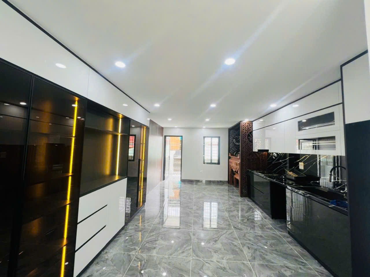 Nhà 6 tầng thang máy mới đét tại khu Đền Lừ, Hoàng Mai 54m2,ô tô vào nhà giá chỉ hơn 18 tỏi - Ảnh 2