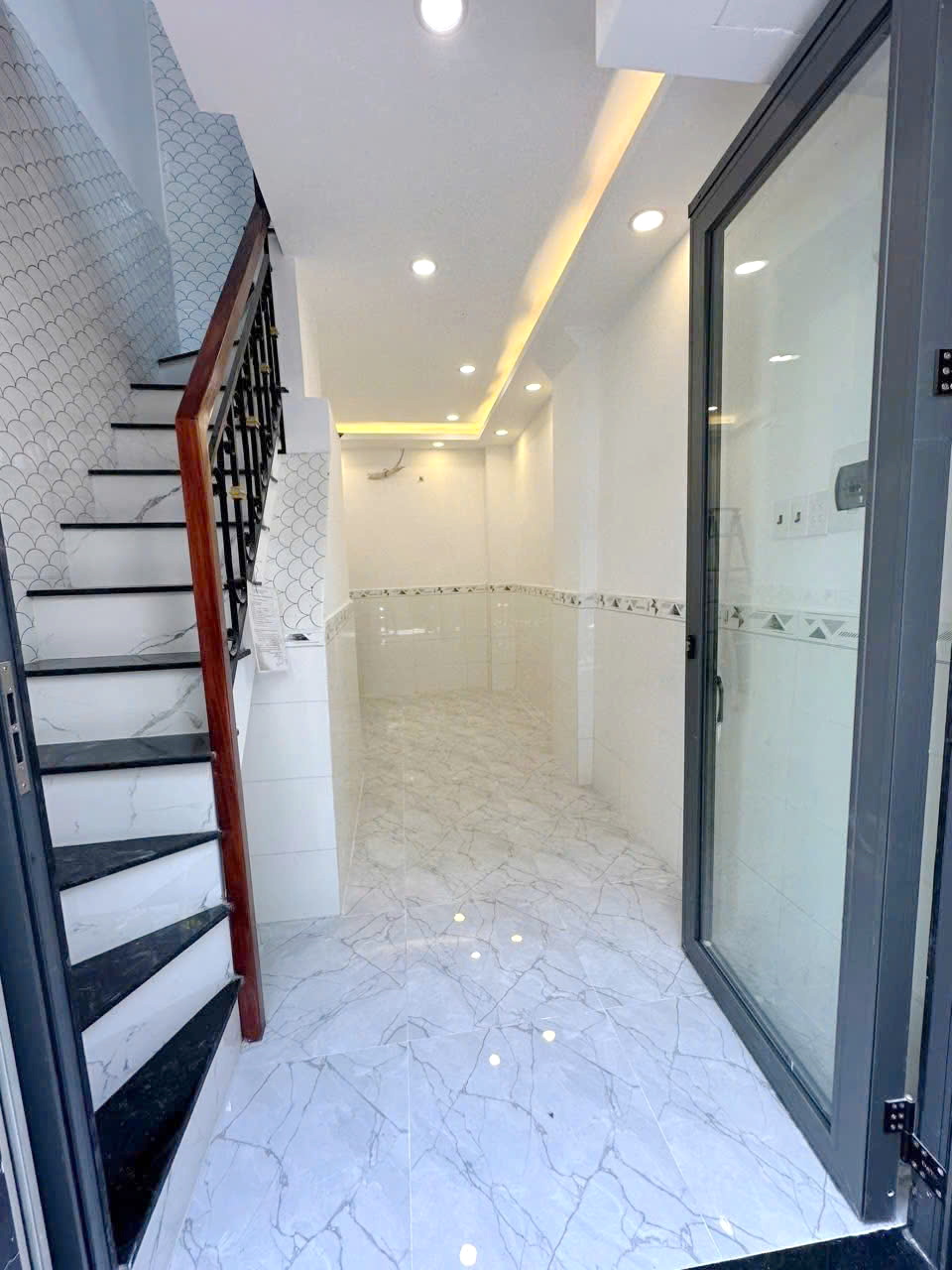 Nhà 2 tầng hẻm xe hơi Phạm Thế Hiển P5 Q8 giá siêu tốt 2.38 tỷ - Ảnh chính