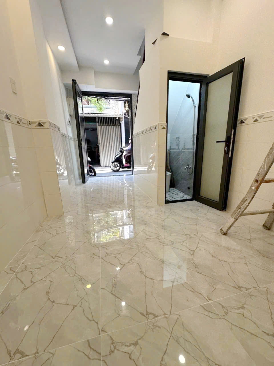 Nhà 2 tầng hẻm xe hơi Phạm Thế Hiển P5 Q8 giá siêu tốt 2.38 tỷ - Ảnh 1