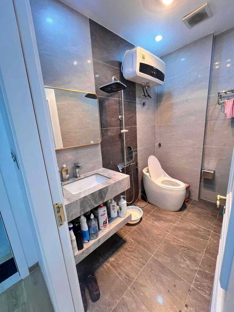 Nhà mặt đường Khúc Thừa Dụ, 72m 4 tầng, Thang Máy, đẹp như mới, Giá 8.4 tỉ - Ảnh 3