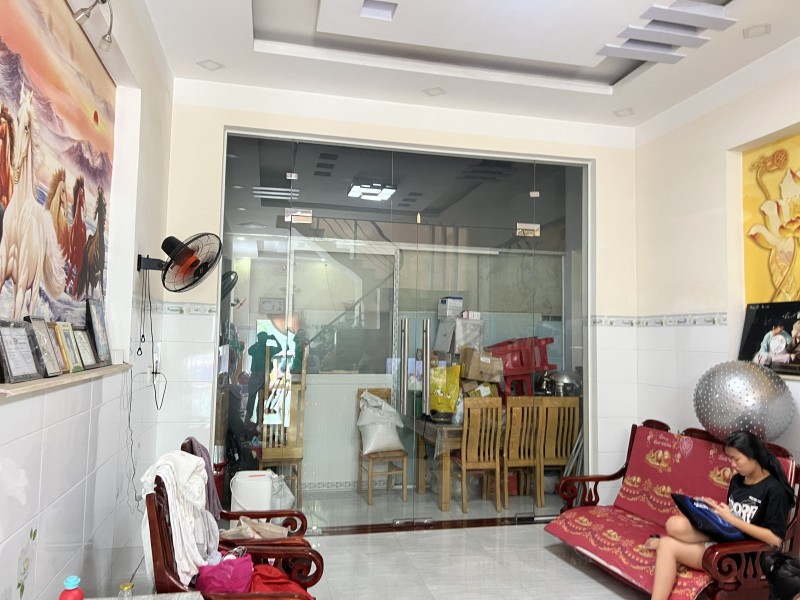 Bán nhà 3 Tầng MẶT TIỀN đường Nguyễn Thị Minh Khai,gần Chiêu Liêu,giá đầu tư - Ảnh chính