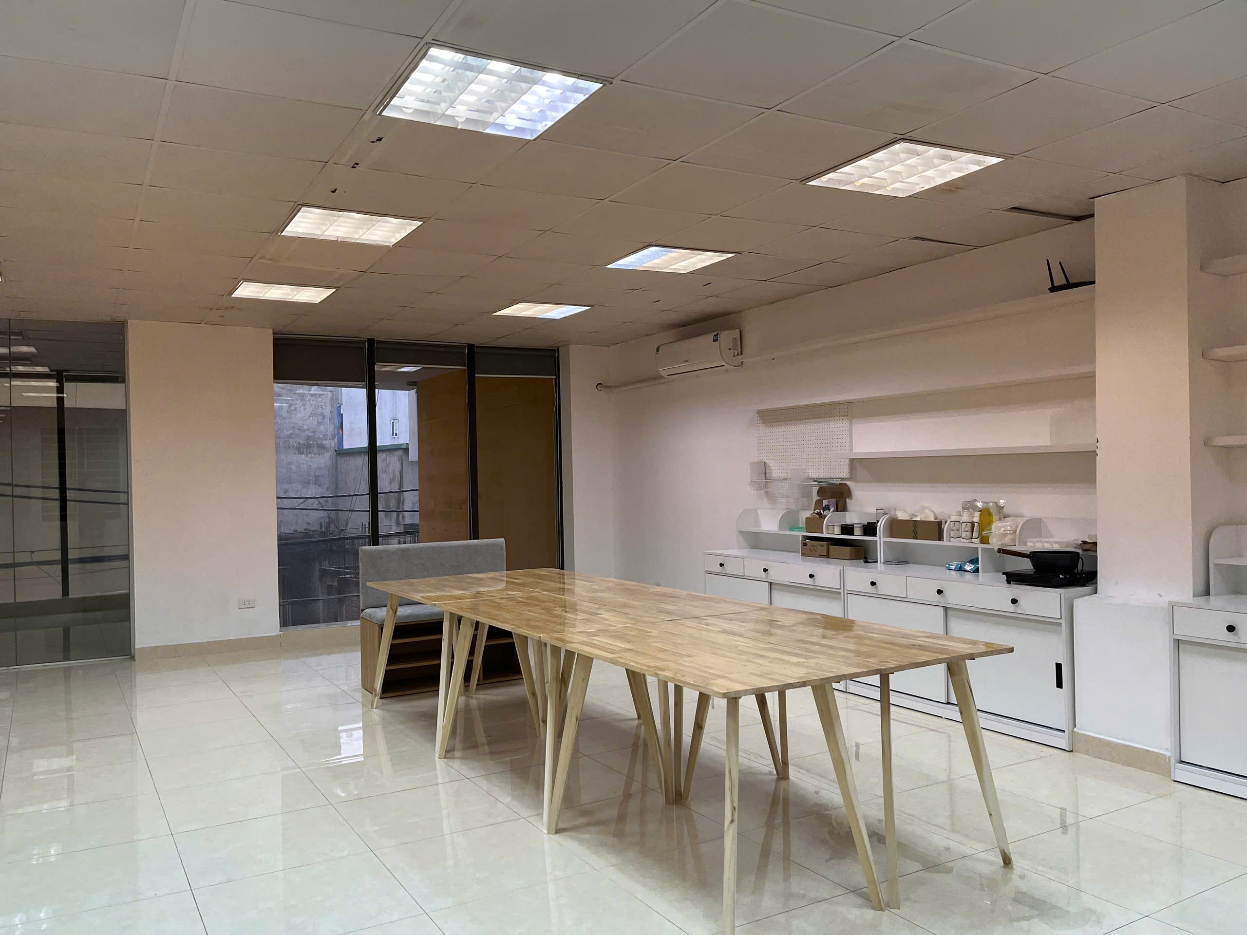 Vì chuyển xưởng nến nên mình đang có mặt sàn trống 80m2 muốn cho thuê - Ảnh 2