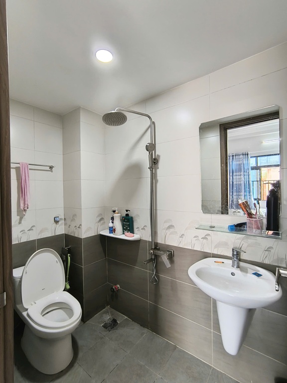 NHÀ ĐẸP- GIÁ TỐT - CHÍNH CHỦ CẦN BÁN Căn Nhà Mặt Tiền Chợ Vị Trí Tại Quận Tân Phú, TP HCM - Ảnh 4