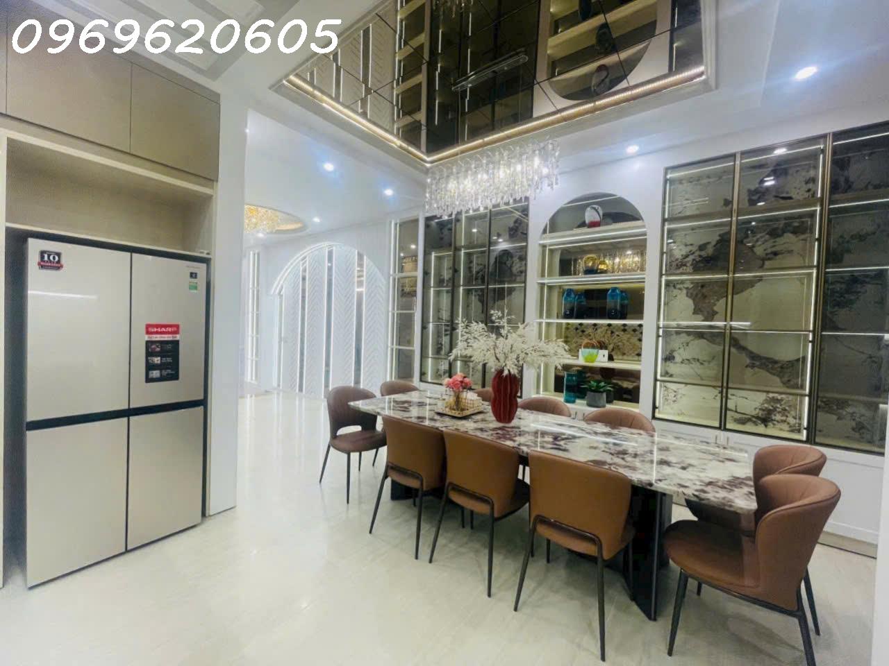 Bán Nhà 5 tầng Quận 7 Đường Lý Phục Man và đường số 1 phường Bình Thuận - Ảnh chính