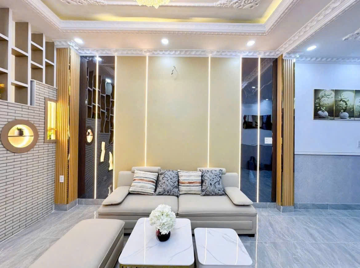 CƠ HỘI HIẾM CÓ! NHÀ PHỐ 3 TẦNG QUẬN 7 - VỊ TRÍ VÀNG SÁT PHÚ MỸ HƯNG - Ảnh 1
