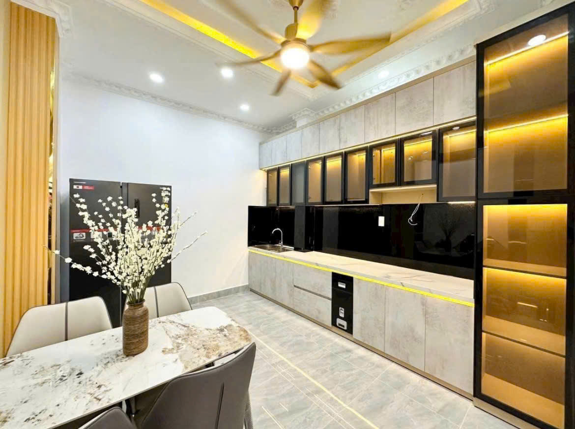 CƠ HỘI HIẾM CÓ! NHÀ PHỐ 3 TẦNG QUẬN 7 - VỊ TRÍ VÀNG SÁT PHÚ MỸ HƯNG - Ảnh 2