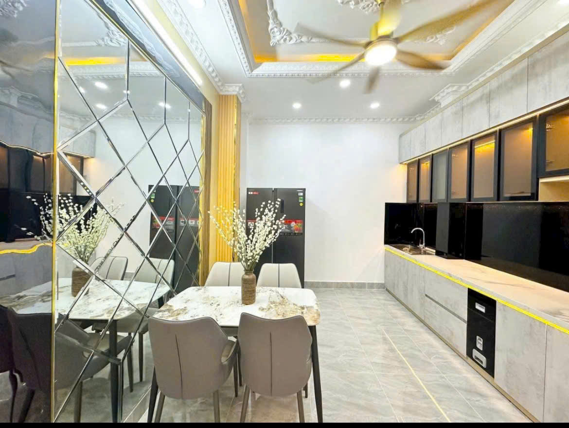 CƠ HỘI HIẾM CÓ! NHÀ PHỐ 3 TẦNG QUẬN 7 - VỊ TRÍ VÀNG SÁT PHÚ MỸ HƯNG - Ảnh 3