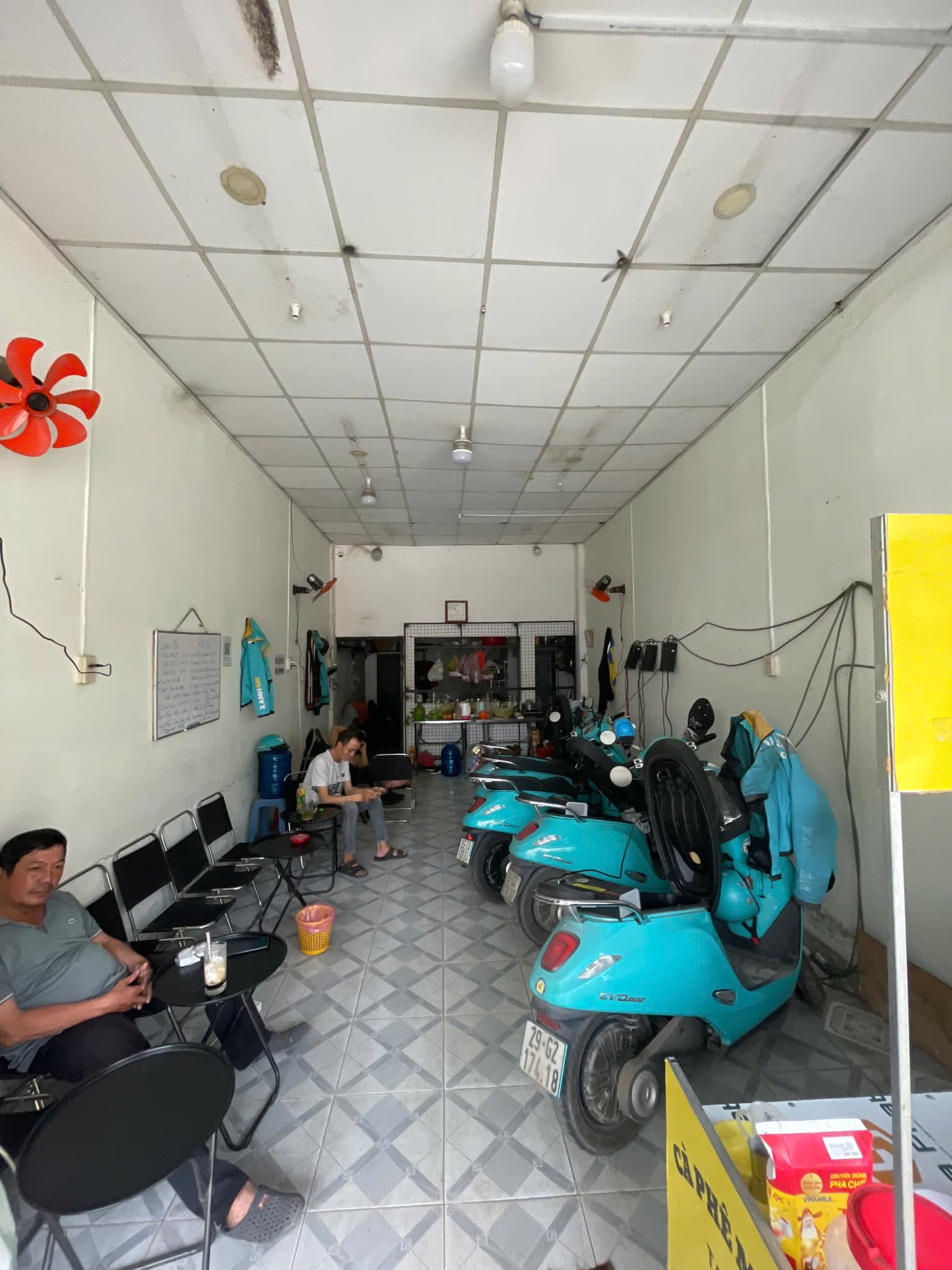 Cần sang lại quán cf trạm sạc xe điện 1017/9a Lạc Long Quân, P11, Tân Bình. - Ảnh 1