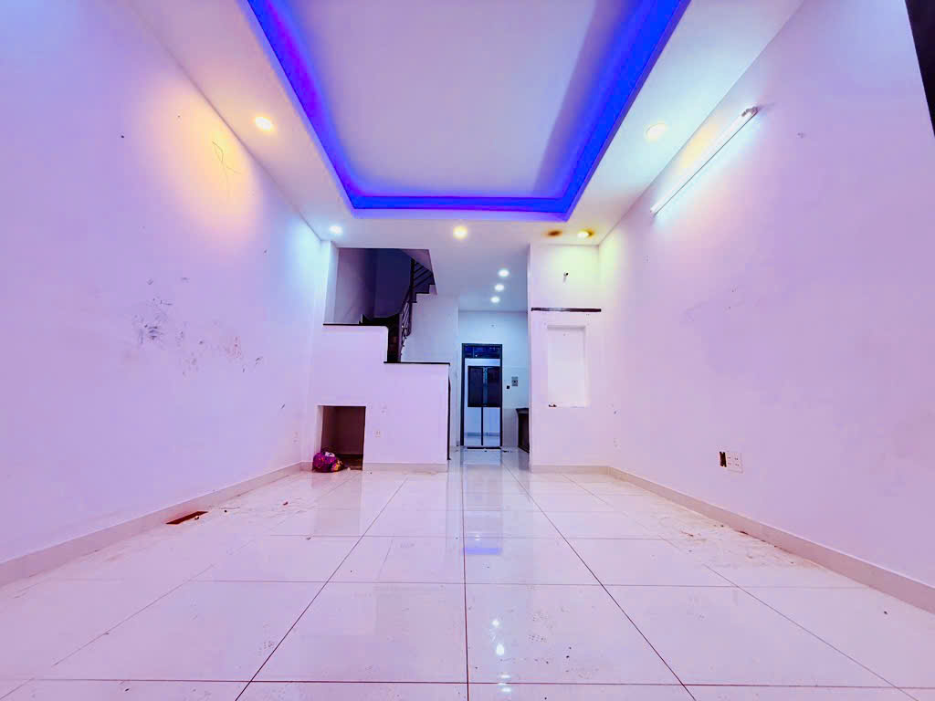 Bán nhà hiếm 2 mặt hẻm trước sau, đường số 8, P.11, Gò Vấp, 3 phòng ngủ giá chỉ 5 tỷ ++ - Ảnh 1