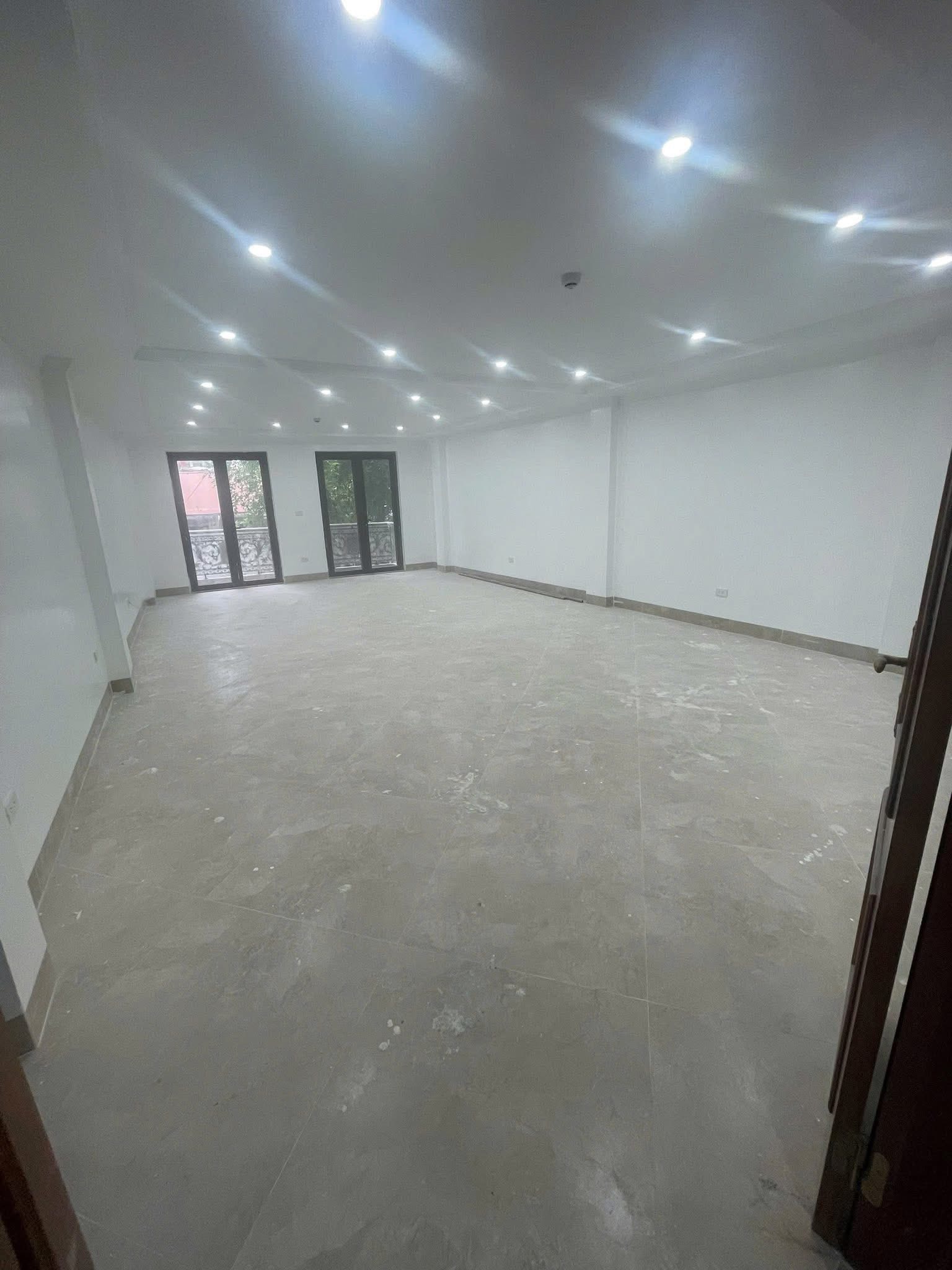 Bán nhà Mặt Phố Lò Đúc  80m/7T Thang máy, MT 5.4m 66 Tỷ,Tòa xây mới,KD đỉnh - Ảnh 2