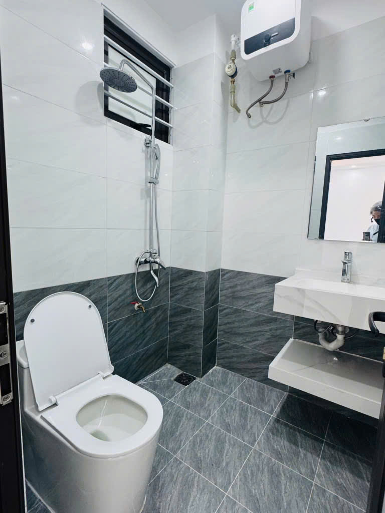 BÁN NHÀ 6 TẦNG MỚI – TRẦN CUNG – GẦN BỆNH VIỆN E - Ảnh 2