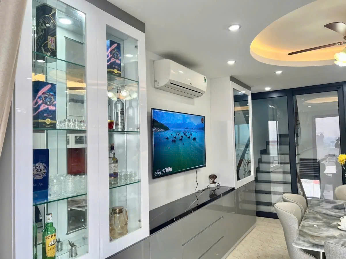 NHÀ MỚI 7 TẦNG THANG MÁY Ô TÔ VÀO NHÀ TRUNG TÂM Ngọc Thụy 48M2,13.05 Tỷ Long Biên. - Ảnh 1