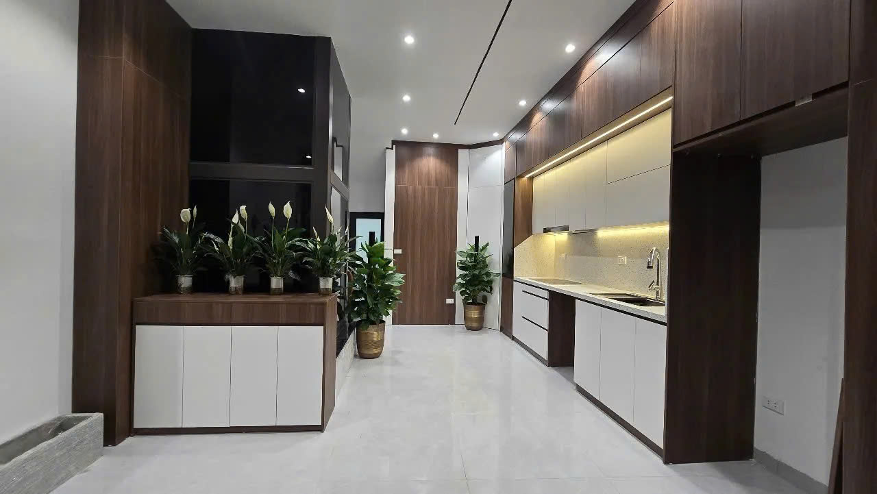 Bán Nhà Văn Chương2. 25m2. 5 tầng. mặt tiền 4.5m. giá 7.79 tỷ Đống Đa Hà Nội - Ảnh 1