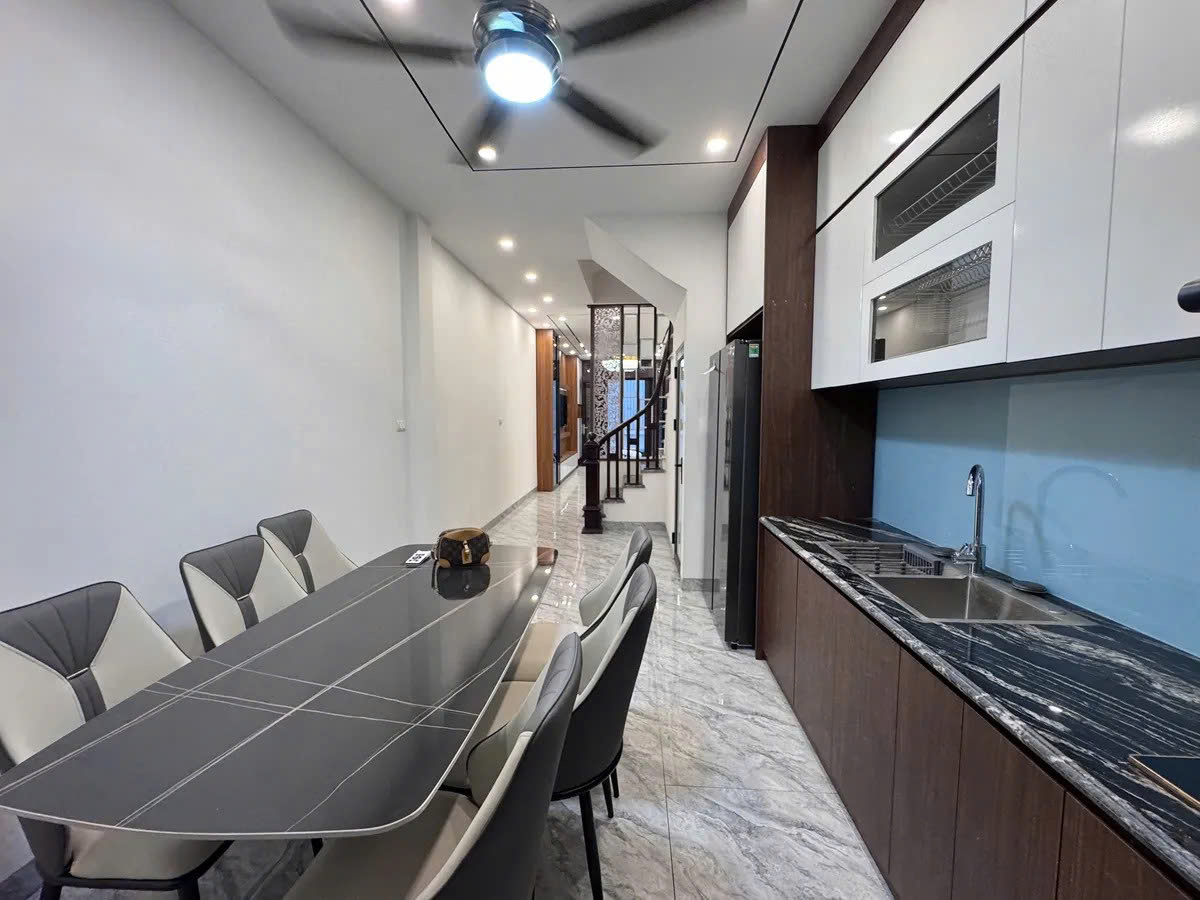 NHÀ MỚI ĐẸP Phố Vũ Xuân Thiều 49m2,X  4 tầng, mặt tiền  3.25m, 8.6 tỷ Long Biên. - Ảnh 2
