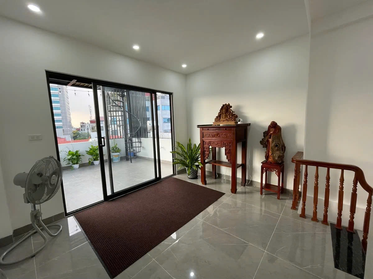 NHÀ XÂY ĐỘC LẬP- 7 TẦNG THANG MÁY Nguyễn Văn Cừ 34/37m2 X 7 tầng,mặt tiền 4m, 13.8 tỷ Long - Ảnh 4