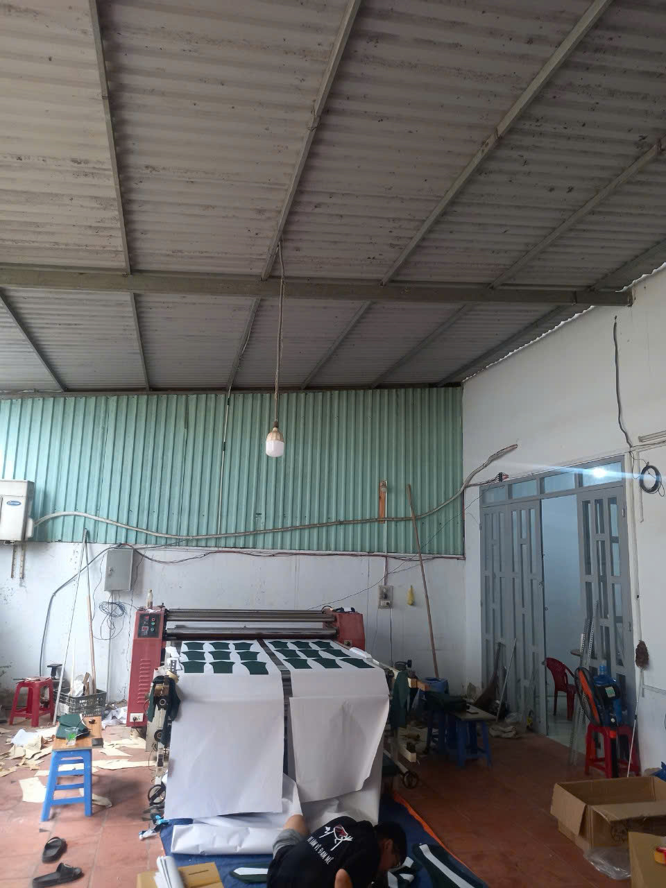 NHÀ CHÍNH CHỦ - GIÁ TỐT - Bán nhà xưởng 200 m2 thổ cư 180m2, gần chợ đầu mối Thủ Đức, P Bình Chiểu - Ảnh 3