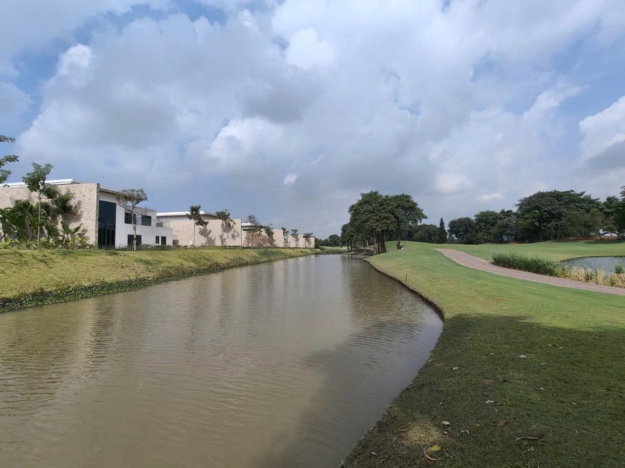 BÁN BIỆT THỰ SÂN GOLF VÂN TRÌ – KHU D  SIÊU VIP - GIÁ 220 TỶ - Ảnh 2