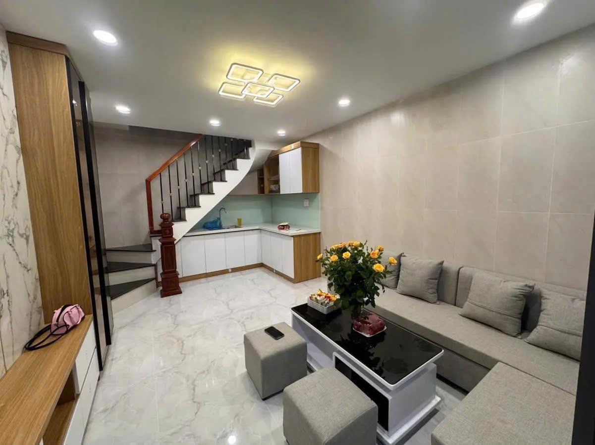 Cần bán nhà 5 tầng 20m ô tô đỗ rẻ nhất thị trường tại Minh Khai, HBT - Ảnh chính