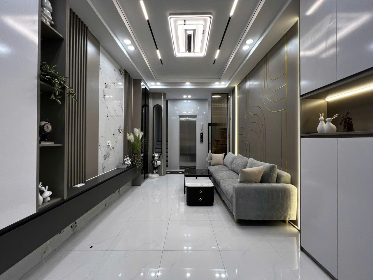 BÁN NHÀ THANG MÁY 6 tầng 32m cực đẹp Kim Ngưu, HBT - Ảnh chính