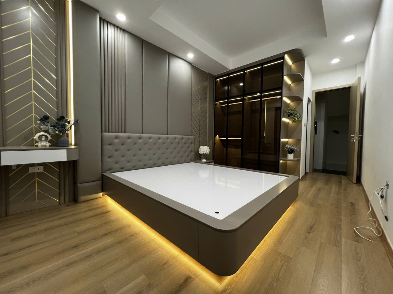 BÁN NHÀ THANG MÁY 6 tầng 32m cực đẹp Kim Ngưu, HBT - Ảnh 1