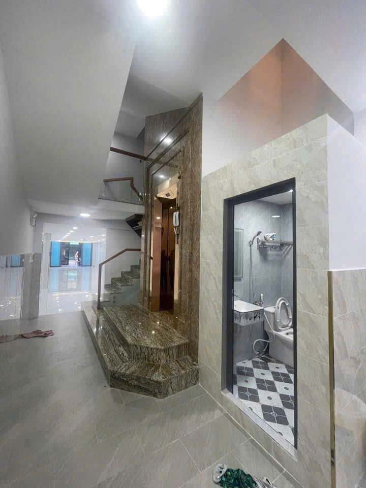 Bán CHDV Mặt tiền Âu Dương Lân P3Q8 - Ảnh 2